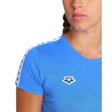 Load image into Gallery viewer, arena-womens-t-shirt-team-royal-white-royal-001225-871-ontario-swim-hub-4