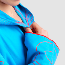 Load image into Gallery viewer, arena-zeal-plus-bathrobe-blue-red-005308-400-ontario-swim-hub-10