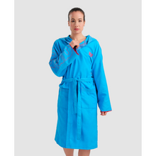 Load image into Gallery viewer, arena-zeal-plus-bathrobe-blue-red-005308-400-ontario-swim-hub-6