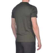 Load image into Gallery viewer, MEN'S LOGO DRIVEN TEE - OntarioSwimHub