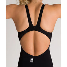 Load image into Gallery viewer, arena Race Suit for Women in Black - Women’s Powerskin Carbon Air2 Open-Back Kneeskin model open back close-up