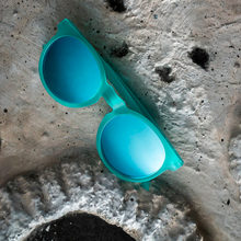 Load image into Gallery viewer, beam-me-up-probe-me-later-alien-inspired-circle-sunglasses-goodr-active-sunglasses-g00084-cg-bl4-rf-ontario-swim-hub-5