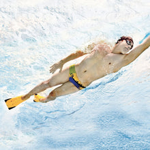 Load image into Gallery viewer, finis-z2-gold-zoomers-short-blade-swim-fins-2.35.004.67-ontario-swim-hub-5