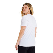 Load image into Gallery viewer,     arena-unisex-logo-t-shirt-white-005336-100-ontario-swim-hub-6
