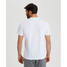Load image into Gallery viewer,      arena-unisex-uni-t-shirt-white-sticker-logo-003073-150-ontario-swim-hub-4
