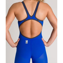 Load image into Gallery viewer, arena Race Suit for Women in Blue - Women’s Powerskin Carbon Air2 Open-Back Kneeskin model open back close-up

