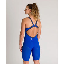Load image into Gallery viewer, arena Race Suit for Women in Blue - Women’s Powerskin Carbon Air2 Open-Back Kneeskin model back
